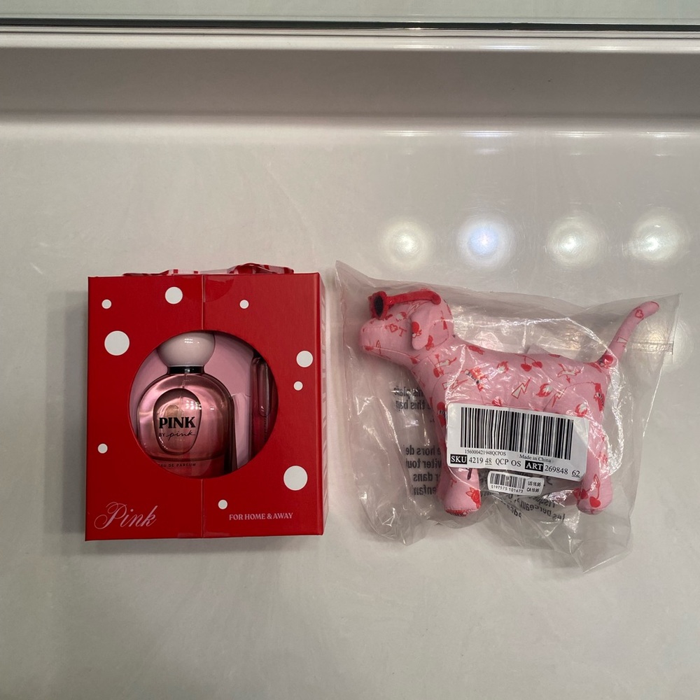 PINK Victoria's Secret Fragrance Set with Dog - Picture 2 of 5